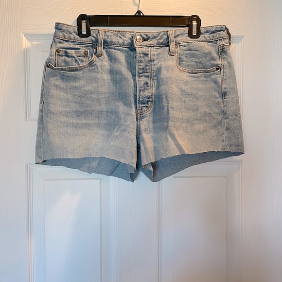 American Eagle Shorts - Picture 2 of 6